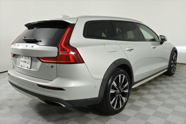used 2020 Volvo V60 Cross Country car, priced at $30,900