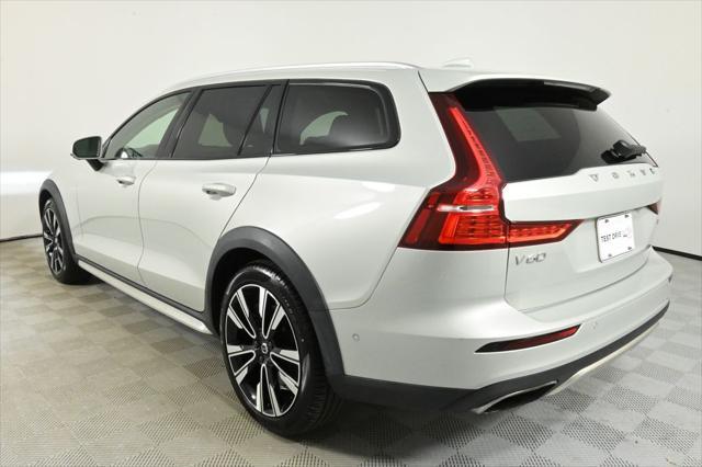 used 2020 Volvo V60 Cross Country car, priced at $30,900