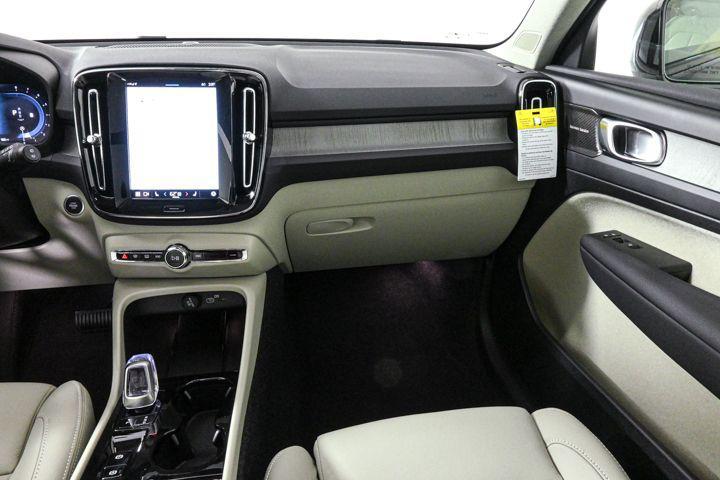 new 2025 Volvo XC40 car, priced at $50,015