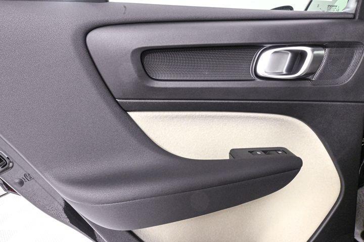 new 2025 Volvo XC40 car, priced at $50,015