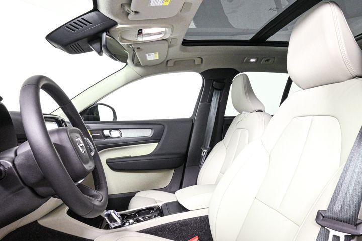 new 2025 Volvo XC40 car, priced at $50,015