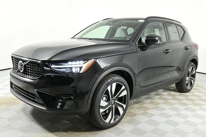 new 2025 Volvo XC40 car, priced at $50,015