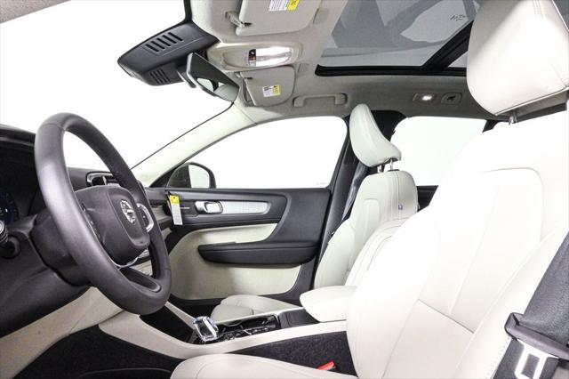 new 2025 Volvo XC40 car, priced at $51,565