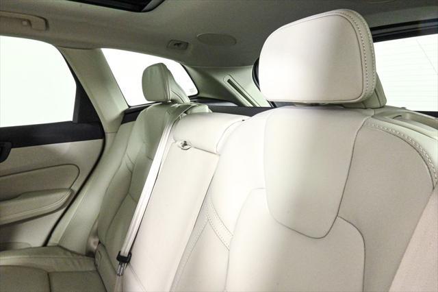 used 2022 Volvo XC60 car, priced at $37,900