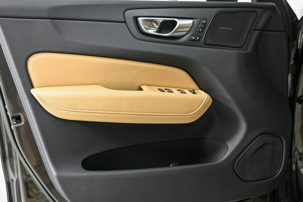 used 2022 Volvo XC60 car, priced at $36,276