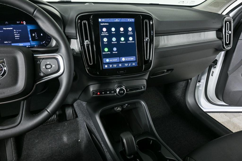 new 2026 Volvo XC40 car