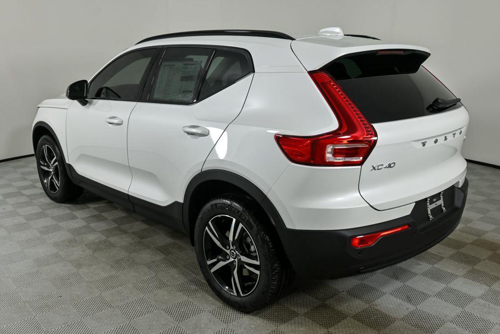 new 2026 Volvo XC40 car