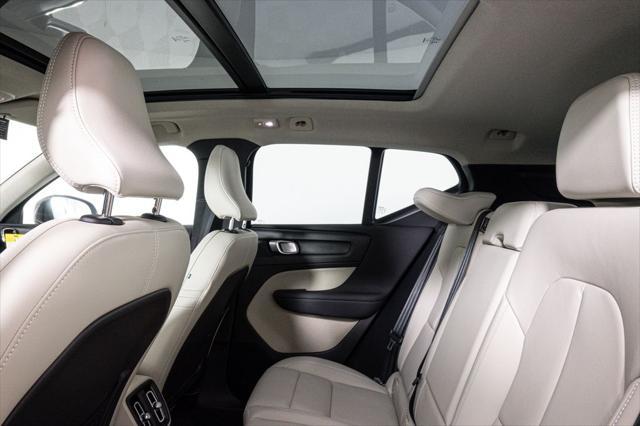 new 2025 Volvo XC40 car, priced at $41,502