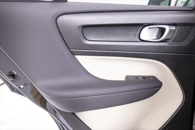 new 2025 Volvo XC40 car, priced at $41,502