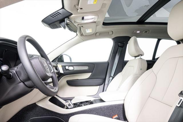 new 2025 Volvo XC40 car, priced at $41,502