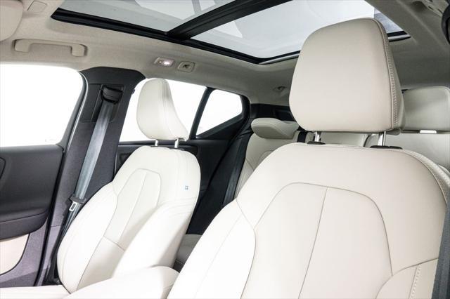 new 2025 Volvo XC40 car, priced at $41,502