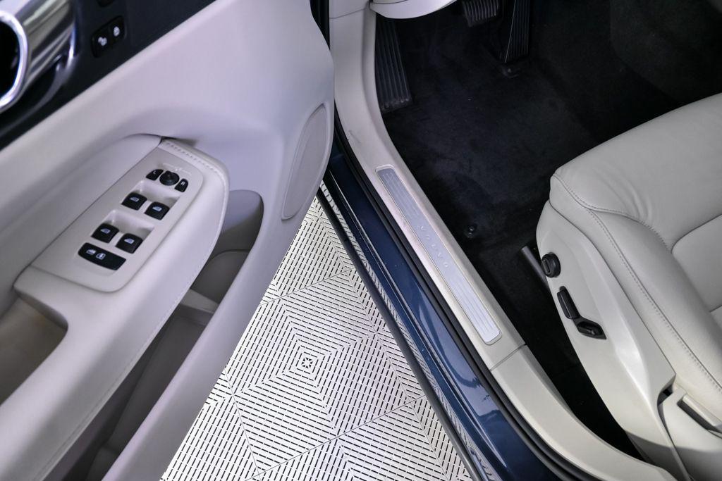 used 2023 Volvo XC60 car, priced at $32,598