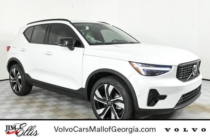 new 2025 Volvo XC40 car, priced at $46,395