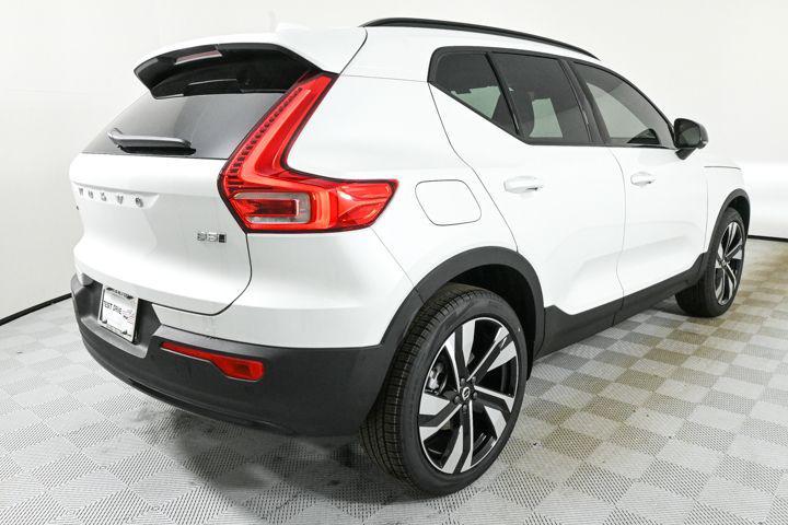 new 2025 Volvo XC40 car, priced at $53,050