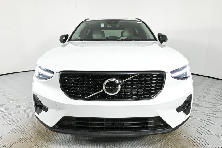 new 2025 Volvo XC40 car, priced at $53,050