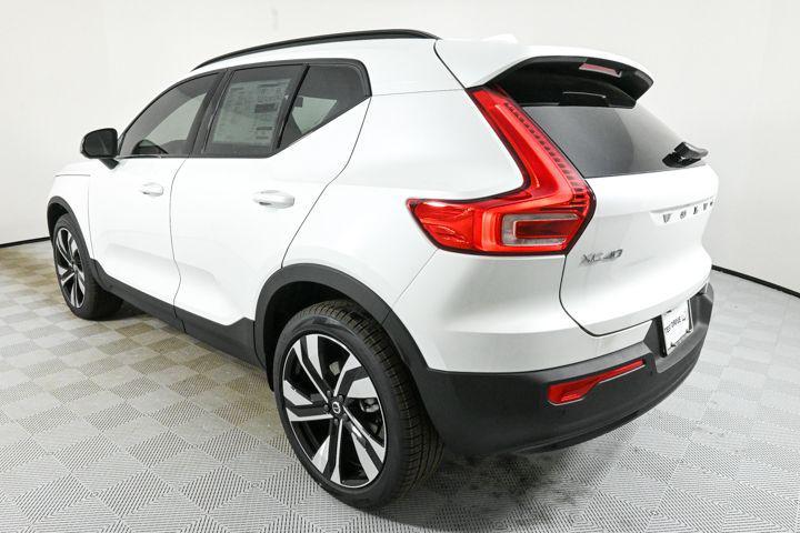 new 2025 Volvo XC40 car, priced at $53,050