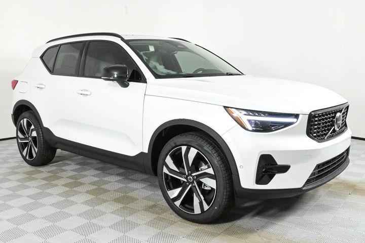 new 2025 Volvo XC40 car, priced at $53,050