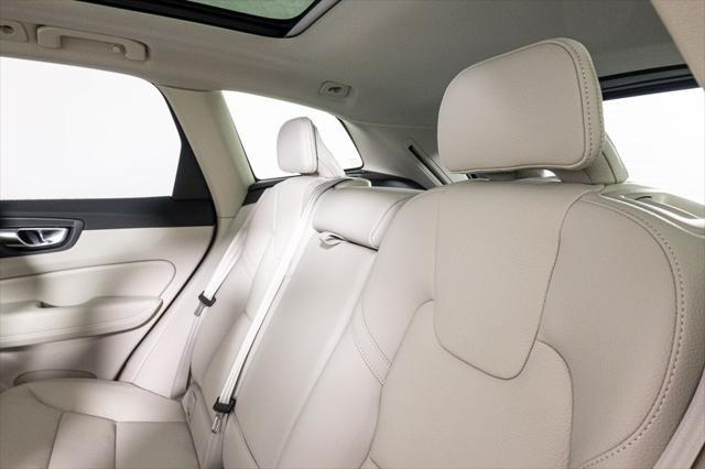 new 2025 Volvo XC60 car, priced at $49,824