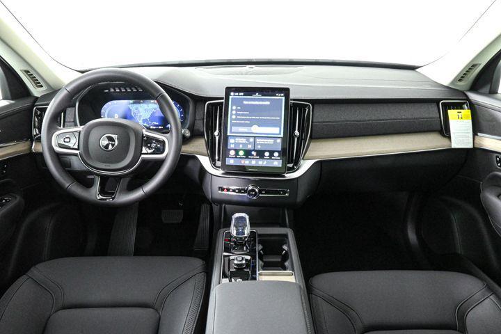 new 2025 Volvo XC90 car, priced at $59,495