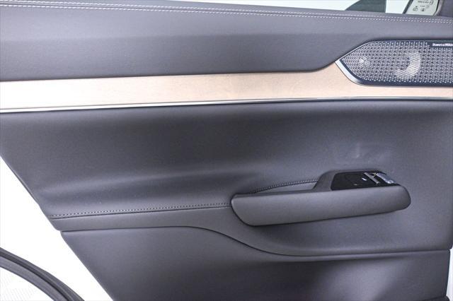 new 2025 Volvo EX90 car, priced at $83,304