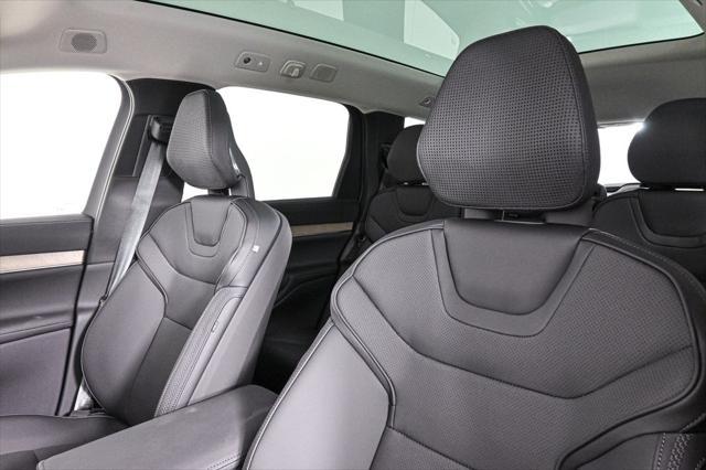 new 2025 Volvo EX90 car, priced at $83,304