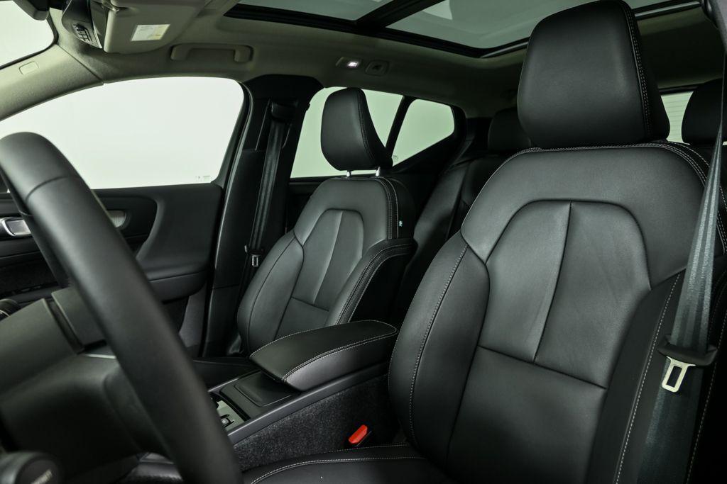 used 2024 Volvo XC40 car, priced at $35,725