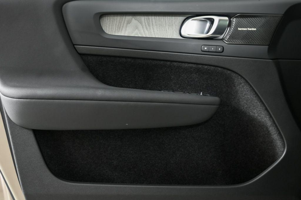 used 2024 Volvo XC40 car, priced at $35,725