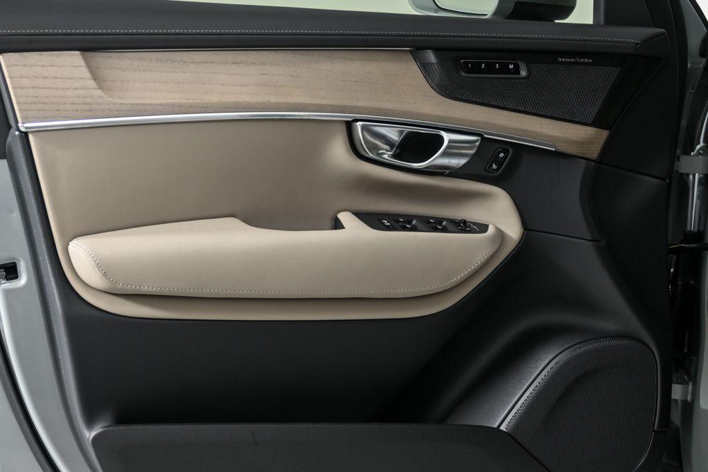 new 2026 Volvo XC90 Plug-In Hybrid car, priced at $81,955