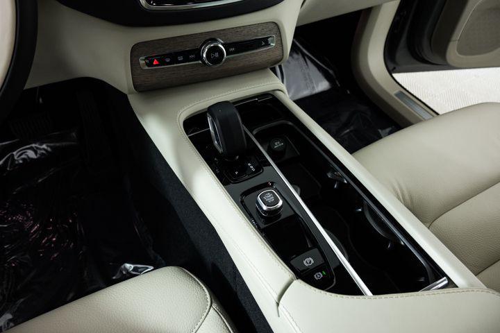 used 2024 Volvo XC90 Recharge Plug-In Hybrid car, priced at $52,977