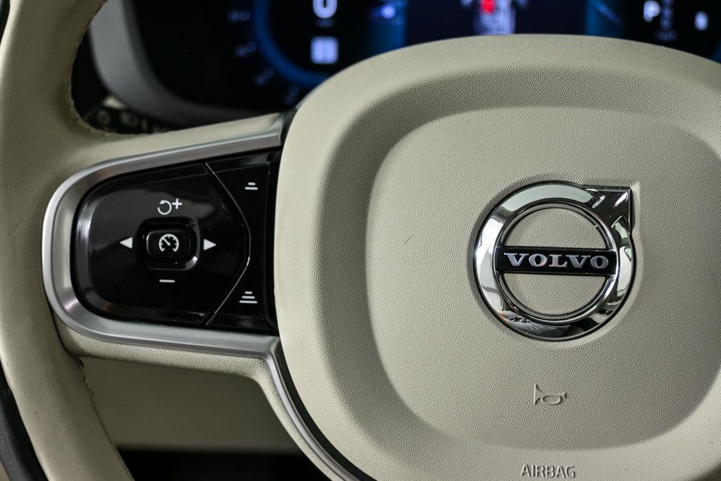 used 2022 Volvo XC60 car, priced at $39,385