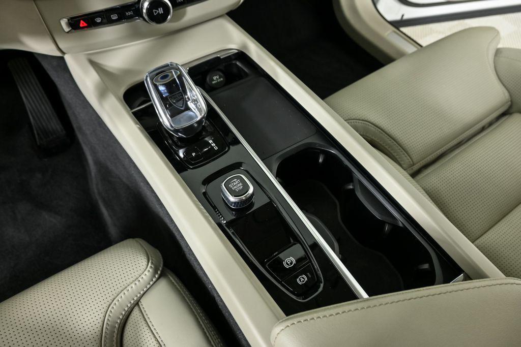 used 2022 Volvo XC60 car, priced at $39,385