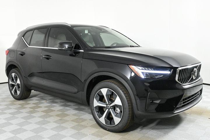 new 2025 Volvo XC40 car, priced at $44,600