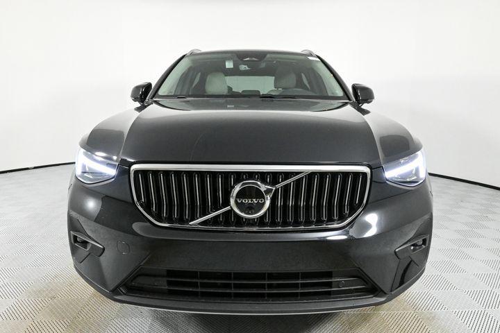 new 2025 Volvo XC40 car, priced at $44,600