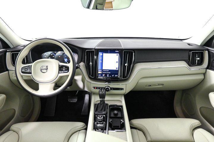 used 2021 Volvo XC60 car, priced at $31,400