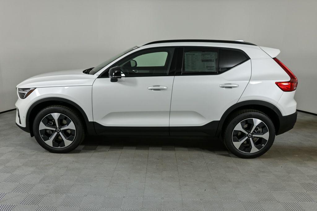 new 2026 Volvo XC40 car