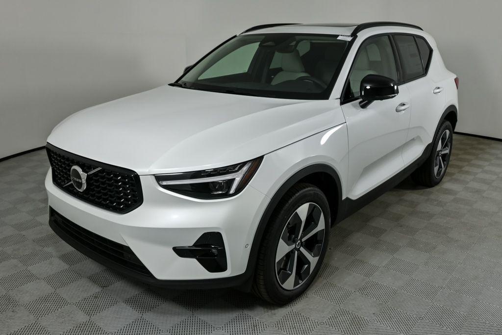new 2026 Volvo XC40 car