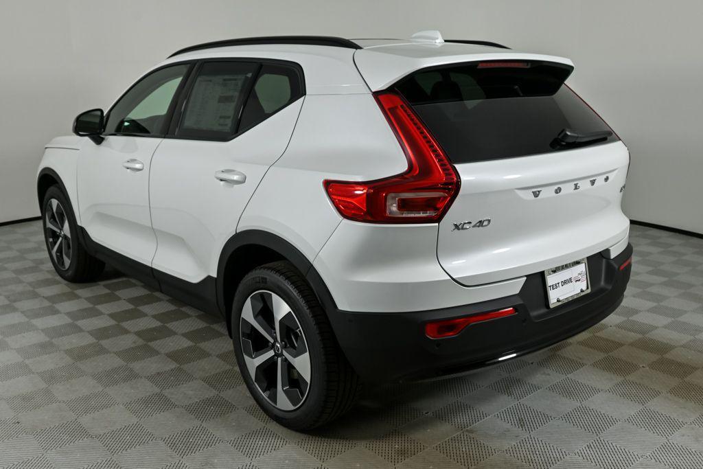 new 2026 Volvo XC40 car