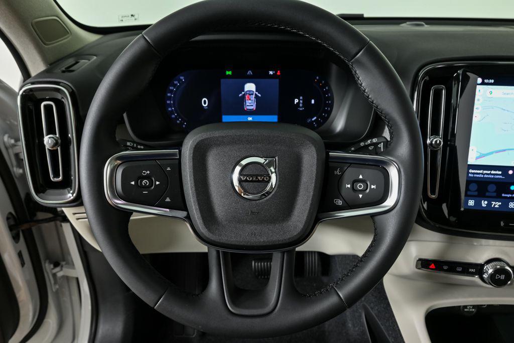 new 2026 Volvo XC40 car