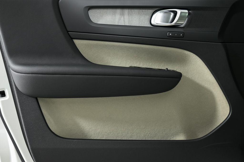 new 2026 Volvo XC40 car