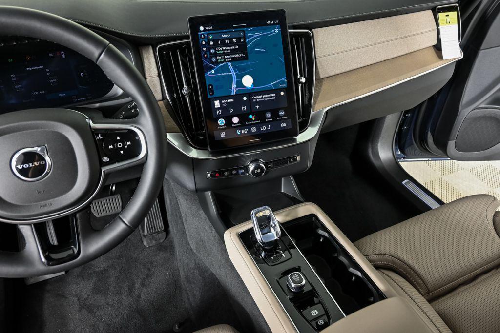 new 2026 Volvo XC90 Plug-In Hybrid car, priced at $85,625