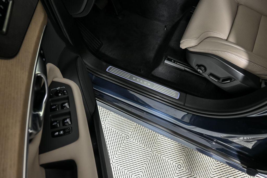 new 2026 Volvo XC90 Plug-In Hybrid car, priced at $85,625