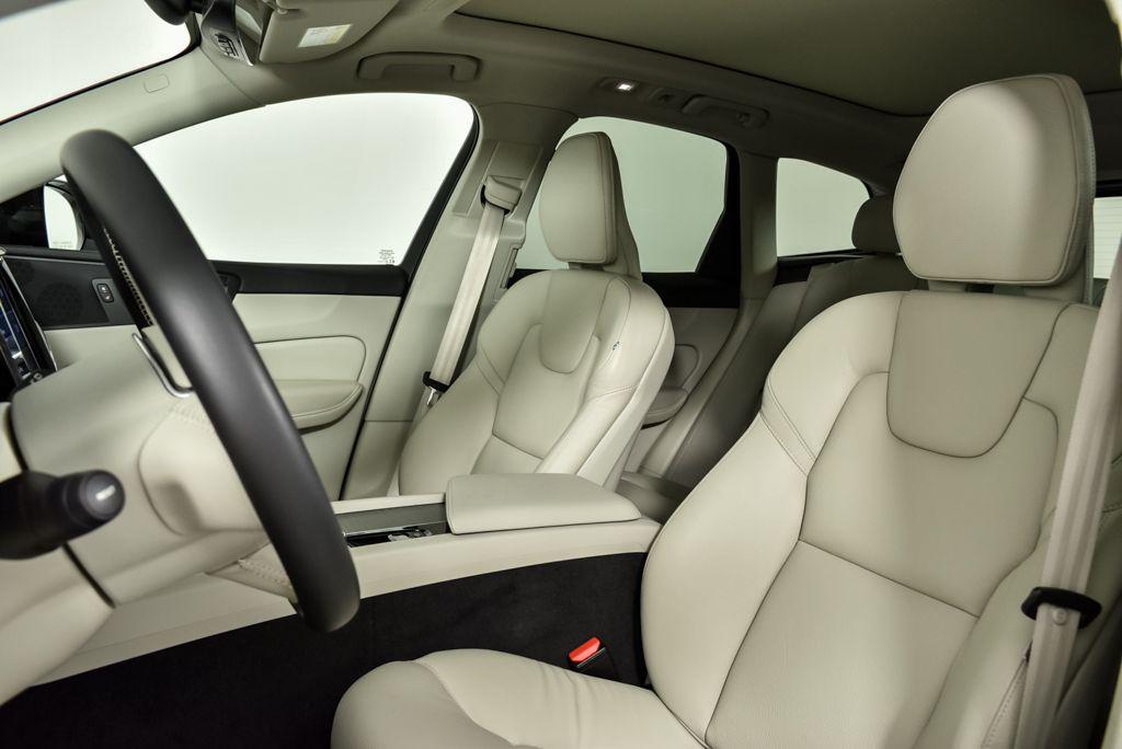 used 2023 Volvo XC60 car, priced at $34,119