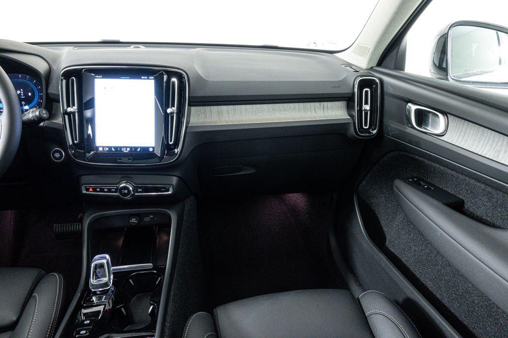 used 2025 Volvo XC40 car, priced at $36,654