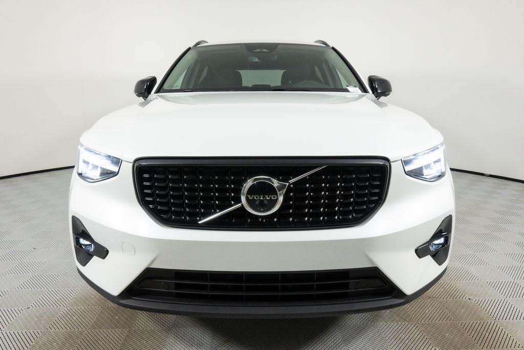used 2025 Volvo XC40 car, priced at $36,654