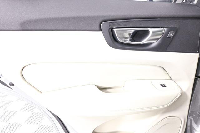 new 2025 Volvo XC60 car, priced at $55,360