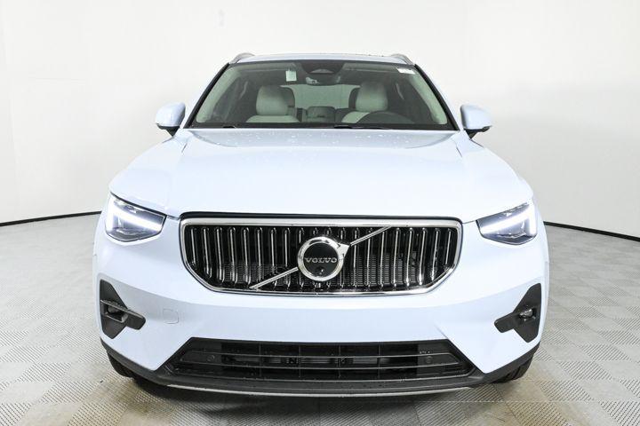 new 2025 Volvo XC40 car, priced at $49,375