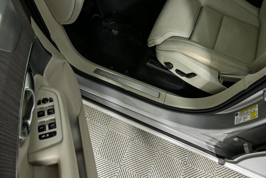 used 2024 Volvo XC90 Recharge Plug-In Hybrid car, priced at $53,177