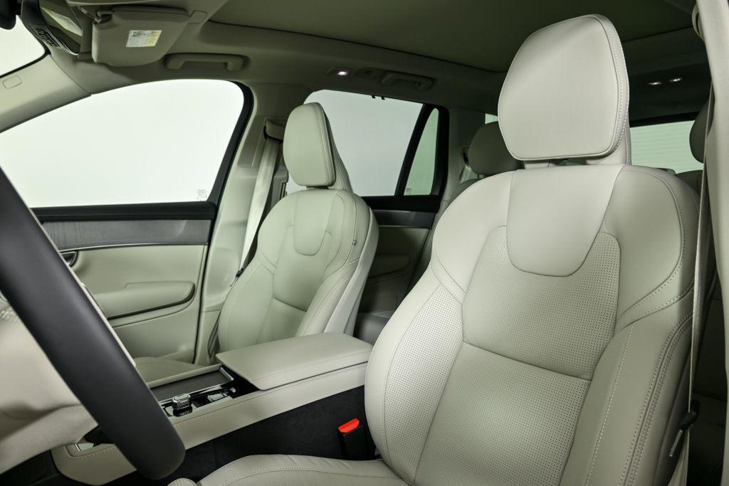 new 2026 Volvo XC90 Plug-In Hybrid car