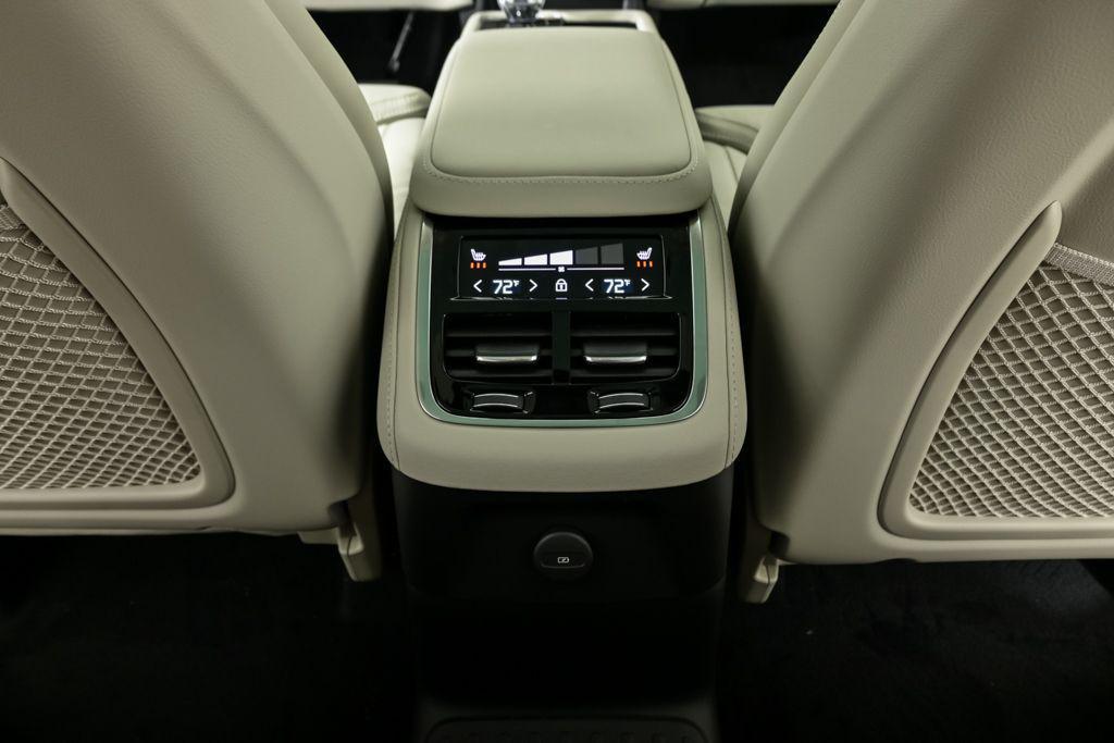 new 2026 Volvo XC90 Plug-In Hybrid car