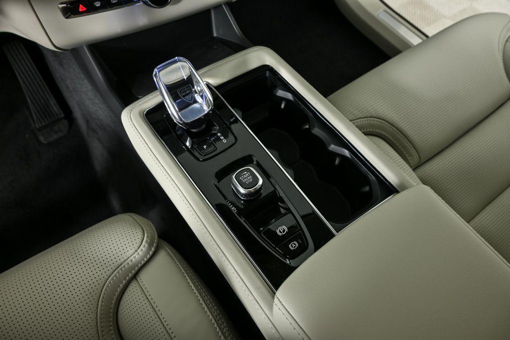 new 2026 Volvo XC90 Plug-In Hybrid car